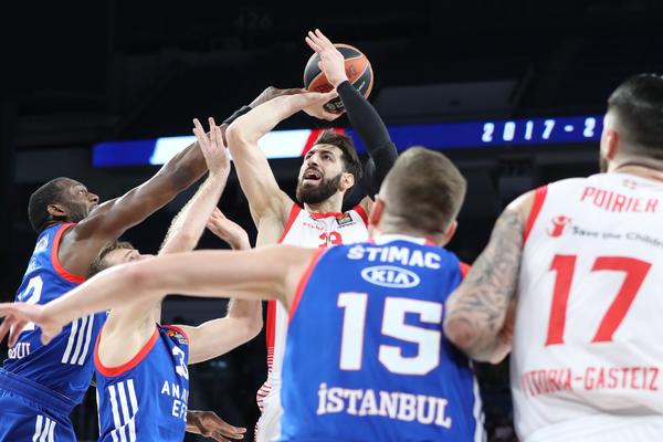 Štimac skakao do iznemoglosti, ali uzalud! CSKA rutinski protiv Makabija, Olimpija bolje da istupi iz lige! (FOTO)