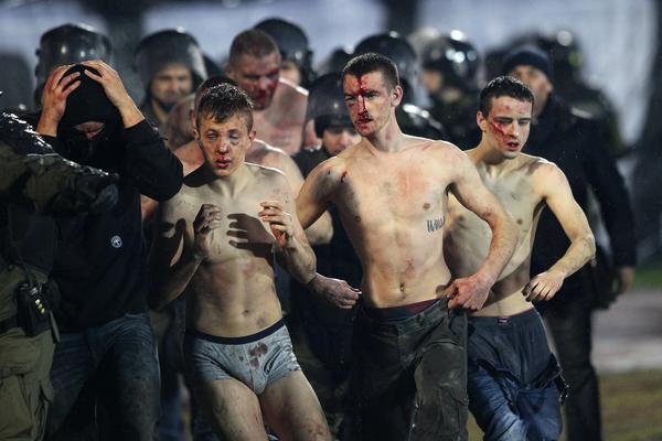 IMA MIŠEVA, NEMA GREJANJA, NE DAJ BOŽE DA PRIZNAŠ ZLOČIN! Hrvati kukaju nad sudbinom pritvorenih huligana, najviše im smeta CZ! (FOTO)