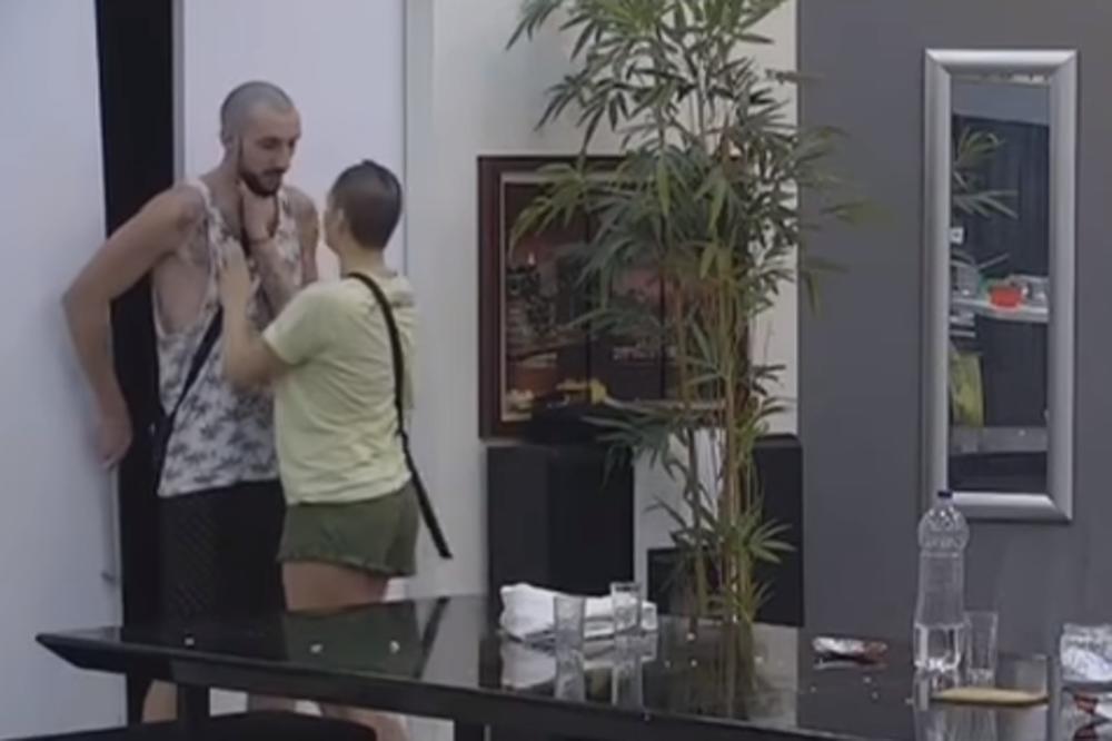 SLOBA JE ZA NJEGA MALA BEBA: Đekson Mini uputio OZBILJNE PRETNJE (VIDEO)