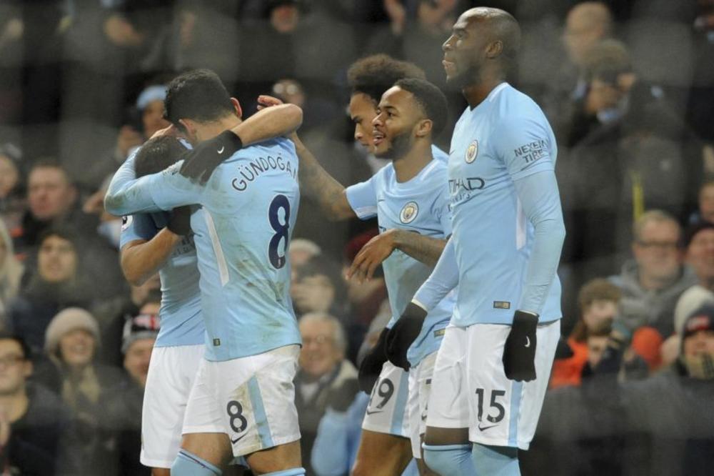 OČERUPALI PEVCE! Siti je potvrdio da mu nema ravnog u Engleskoj! (FOTO) (VIDEO)