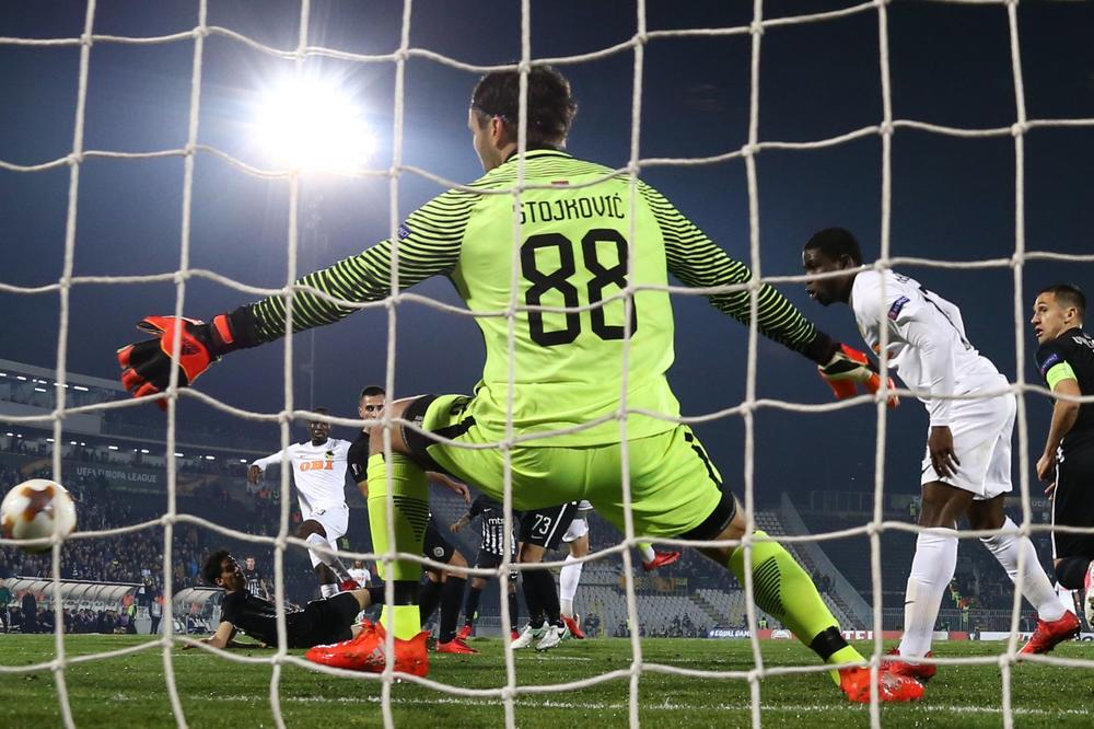 Vladimir Stojković ne da mesto u reprezentaciji mlađima! Na osnovu čega to da uradim? (FOTO)