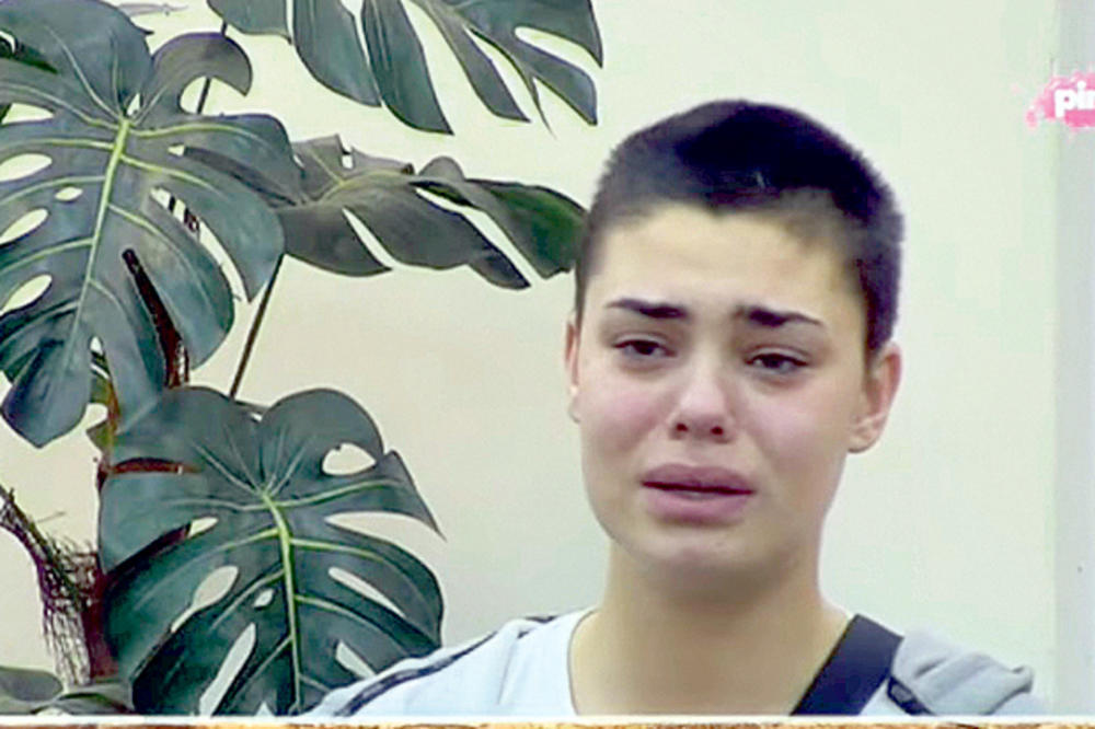 DVOSTRUKI ARŠINI I RUPE U ZAKONU: Skandalozni DETALJI UGOVORA maloletnice sa Zadrugom!