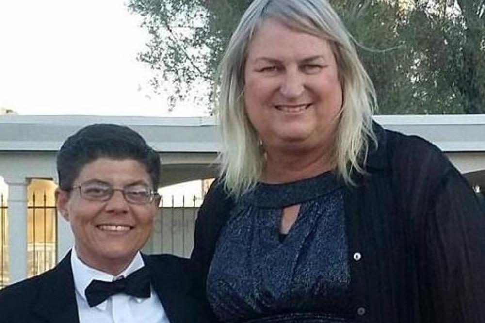 MAMA JE TATA, TATA JE MAMA, BATA JE SEKA, A SEKA JE BATA: Svi članovi ove porodice promenili su pol! (FOTO)