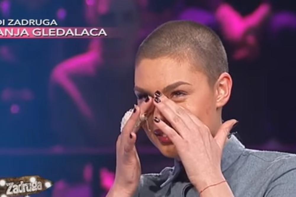 TRESLA SE I JECALA U MAJČINOM NARUČJU! Maloletnica ODLEPILA u Zadruzi kad je videla MAJKU: Mama, izvini, nisam ja ovakvo dete!