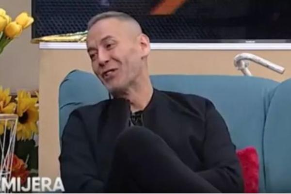 ONA JE ZA KONTEJNER, najgore obučena osoba U ISTORIJI: Vidić BRUTALNO OCENIO stajling pevačice, satro je prozivkama! (FOTO)