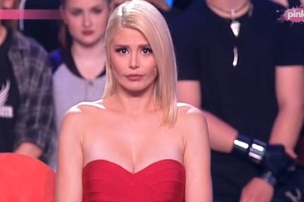 NEZAMISLIV HOROR! Ani Mihajlovski i njenim ćerkama PREGAŽEN PAS NA PEŠAČKOM PRELAZU, vozač pobegao!