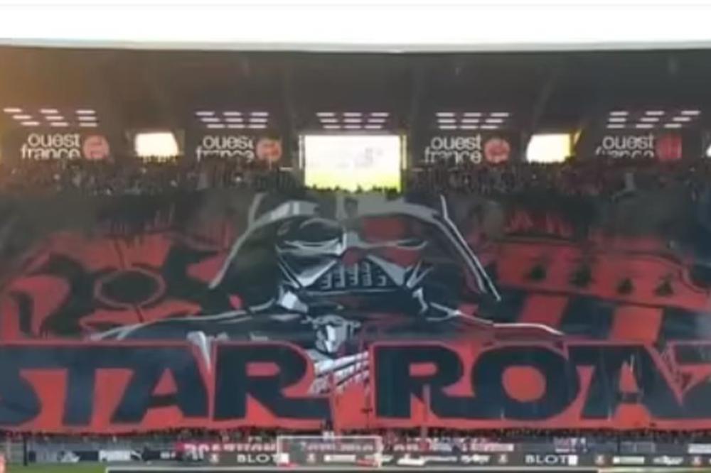 ZOVU GA NA MRAČNU STRANU: Najjaču koreografiju vikenda napravili su navijači kluba koji je iz sve snage zagrizao za igrača Zvezde! (VIDEO)