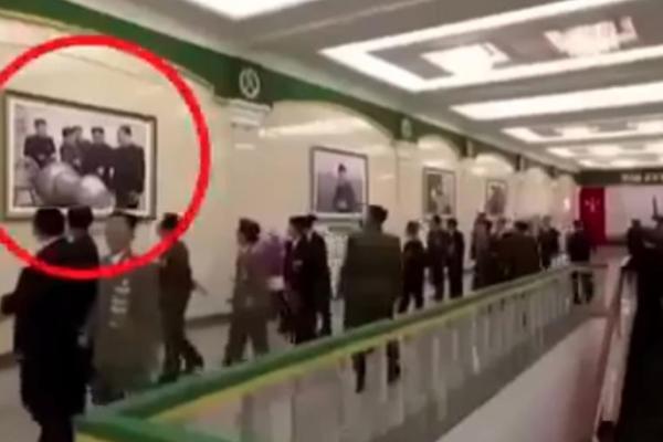 SVET U PANICI: Jedan DETALJ sa snimka televizije Severne Koreje otkrio STRAŠNU TAJNU Kim Džong-una! (VIDEO)