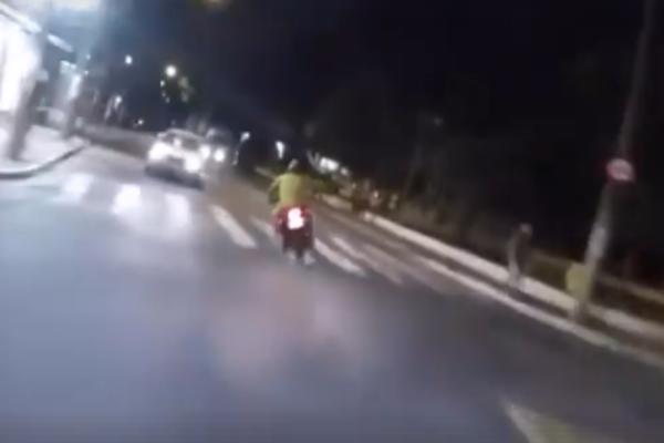 POTERA KAO IZ VIDEO IGRICE: Čitavih sedam minuta na MOTORU bežao od POLICIJE! (VIDEO)