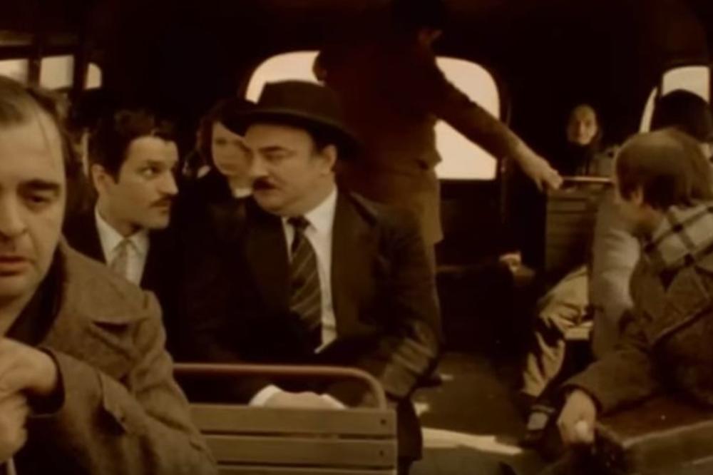 SEĆATE SE DEČAKA IZ FILMA KO TO TAMO PEVA? Evo kako danas IZGLEDA i ČIME SE BAVI, za tri ŽIVOTA nećete POGODITI