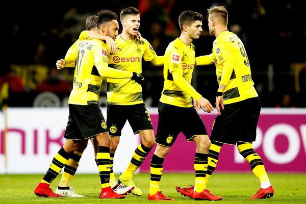 SLAVILI POBEDU PA IH KAZNILI: Zbog ne pridržavanje propisanih mera, igrači Dortmunda moraju debelo da plate!
