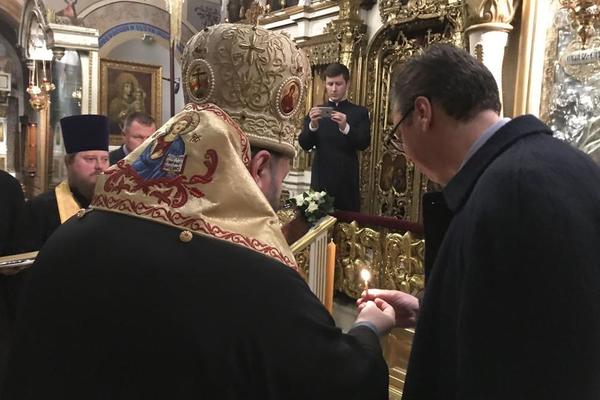 Vučić slavu slavi u Rusiji, sekao kolač pre sastanka sa Putinom! (FOTO)