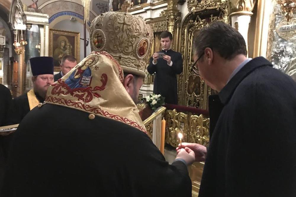 Vučić slavu slavi u Rusiji, sekao kolač pre sastanka sa Putinom! (FOTO)