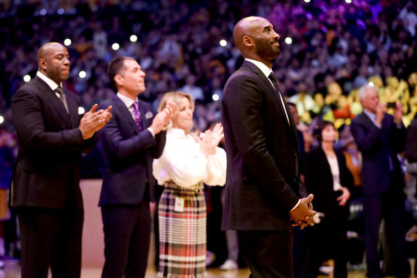 NIJE IMAO SREĆE DA IGRA PROTIV SVOG IDOLA: Bogdan Bogdanović je ovako odlučio da se pokloni Brajantu! (FOTO)