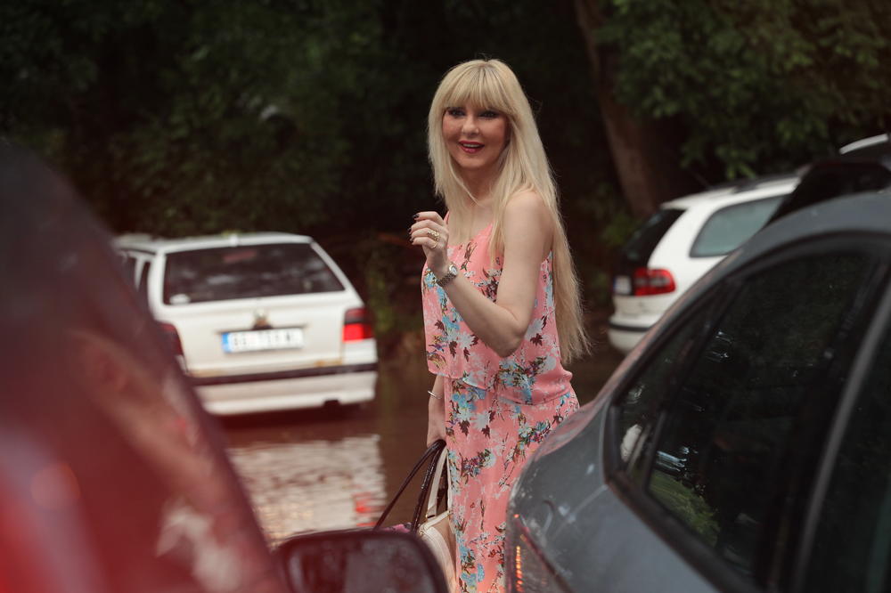 PUCAJU SILIKONI, ONA JE NAJLSEKS*PILNIJA MEĐU DECOM POZNATIH! Ćerka od Jami nadmašila i IZAZOVNU mamu! (FOTO)