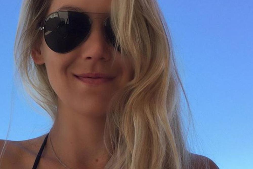 NIKO NIJE IMAO POJMA NI DA JE TRUDNA: Nekadašnja najlepša teniserka na svetu rodila blizance! (FOTO)