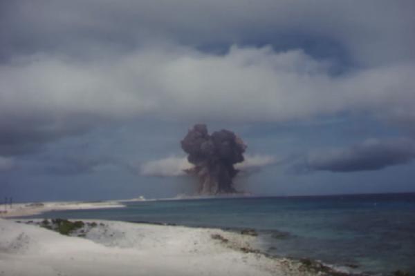 Razorna moć naoružanja koje je moglo da UNIŠTI CEO SVET! 3 zastrašujuća snimka testova iz HLADNOG RATA! (VIDEO)