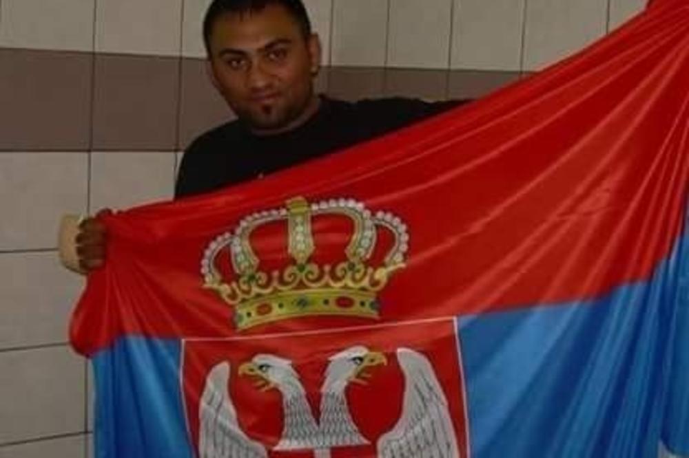 BACALI SU MU SINA NA POD, PRED ĆERKOM SE SKIDALI GOLI, NAPALI IH SEKIROM I PRETILI HITLEROM: Jeziv napad na porodicu iz Beograda! (FOTO)