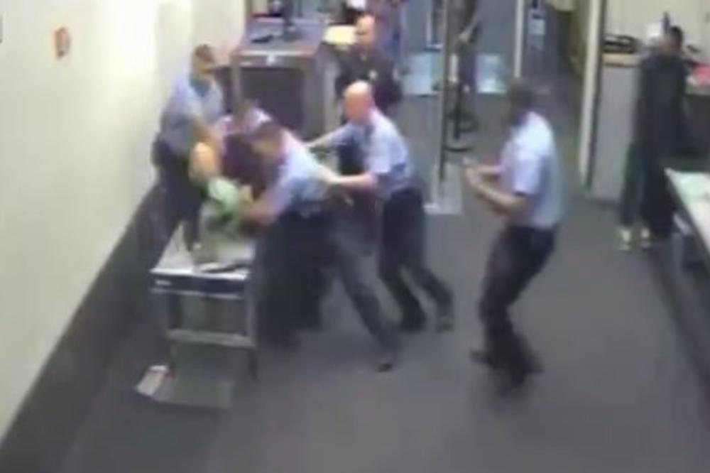 ŽILAVI DEDA ADVOKAT IZ PAKLA: Petorica radnika obezbeđenja ga tukla i jedva savladala, sad će ih tužiti DO SUDNJEG DANA! (VIDEO)