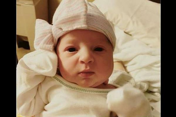 ČUDO! Rodila se devojčica stara 25 godina!