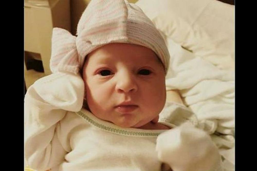 ČUDO! Rodila se devojčica stara 25 godina!