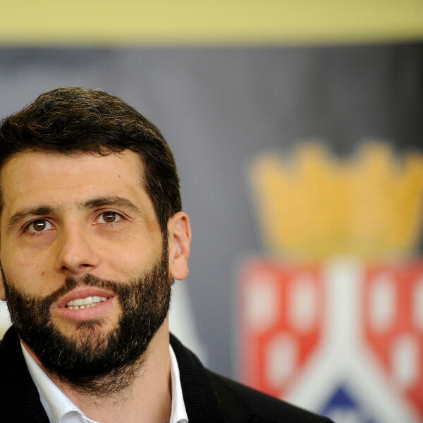 SRBI NA NOGAMA ZBOG NJE! Evo ko je SUPRUGA ALEKSANDRA ŠAPIĆA, mlađa je 10 GODINA (FOTO)