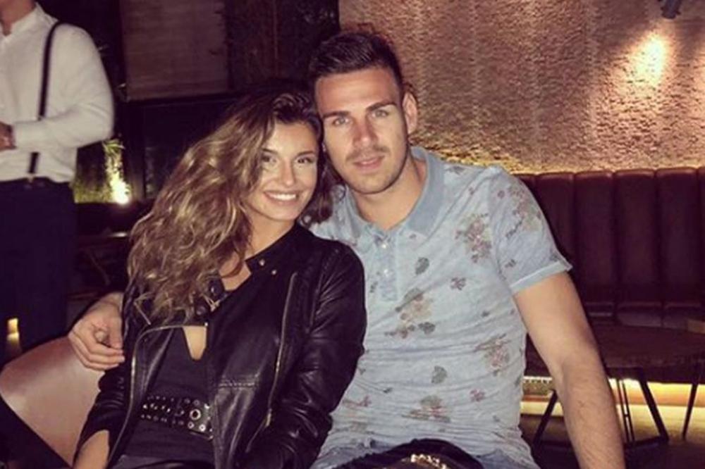 GOBELJA ZGRABIO I NE PUŠTA: Ne bismo ni mi kad smo videli prevrele fotke Srpkinje, koju je Zvezdin igrač ščepao u Dubaiju! (FOTO)