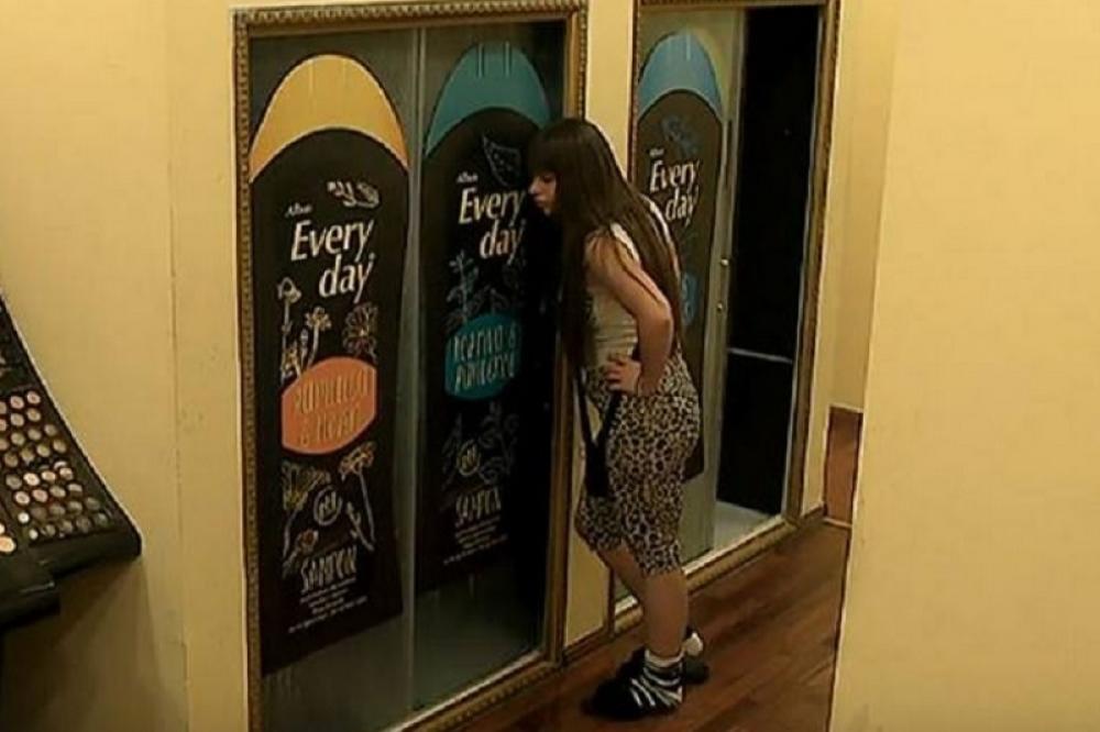 PA OVO JE KRAJ! Mirela i Mili u se*s akciji, a Miljana ih GLEDA! (FOTO)