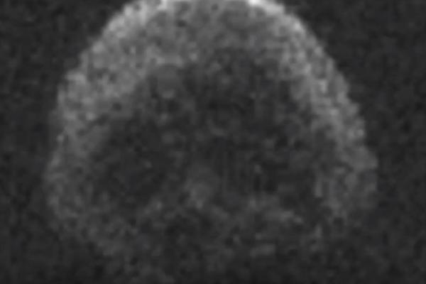 ZASTRAŠUJUĆA KOMETA U OBLIKU LOBANJE SE VRAĆA: Sledeće godine se OPASNO PRIBLIŽAVA ZEMLJI!