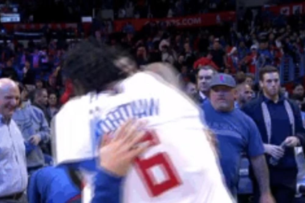 A lepa novinarka u neverici: Deandre Džordan umalo zgromio Teodosića posle meča sa Finiksom! (VIDEO)