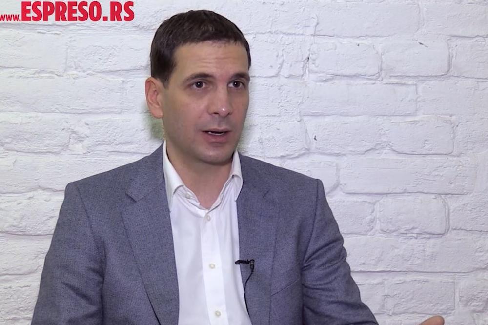 MILOŠA JOVANOVIĆA (DSS) OPTUŽUJU DA JE BOT VLASTI ZBOG MULJANJA S LISTIĆIMA! To su notorne gluposti, gnusna i prljava kampanja!