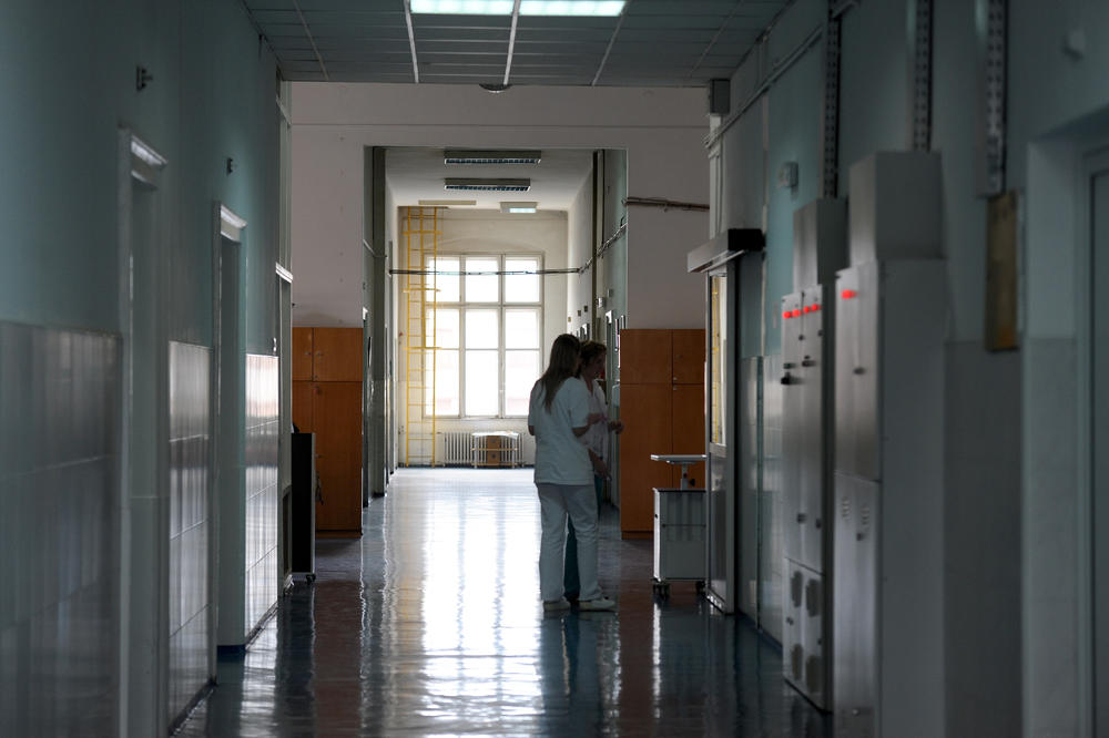 DEVOJČICA (9) PREMINULA ZBOG TROVANJA? Horor u Beloj Crkvi, njena dva brata još uvek na lečenju!