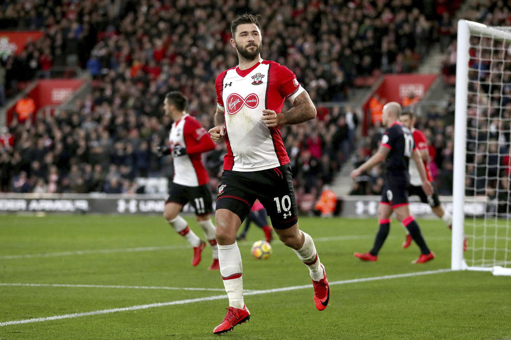 Za pokušaj ubistva - tri meča pauze! Čarli Ostin može da peva od sreće zbog kazne koju je dobio! (VIDEO)