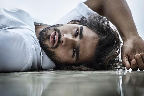 10 najboljih muških parfema za NOVOGODIŠNJE I BOŽIĆNE PRAZNIKE (FOTO)