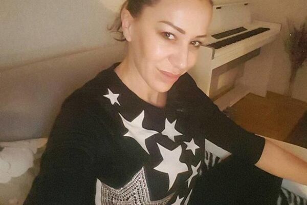 ROMANU JE JEDAN MUŠKARAC POVREDIO ZA CEO ŽIVOT! Bili su pred brakom, a onda je on OVOJ voditeljki napravio dete!