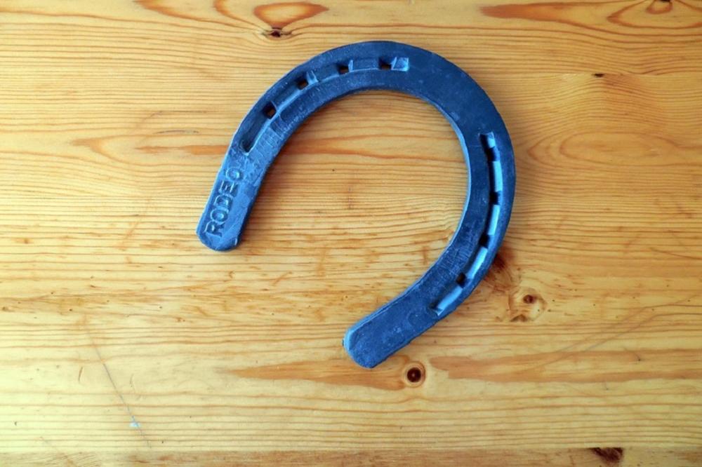 Zašto treba da okačite POTKOVICU IZNAD VRATA? I to odmah! (FOTO) (GIF)