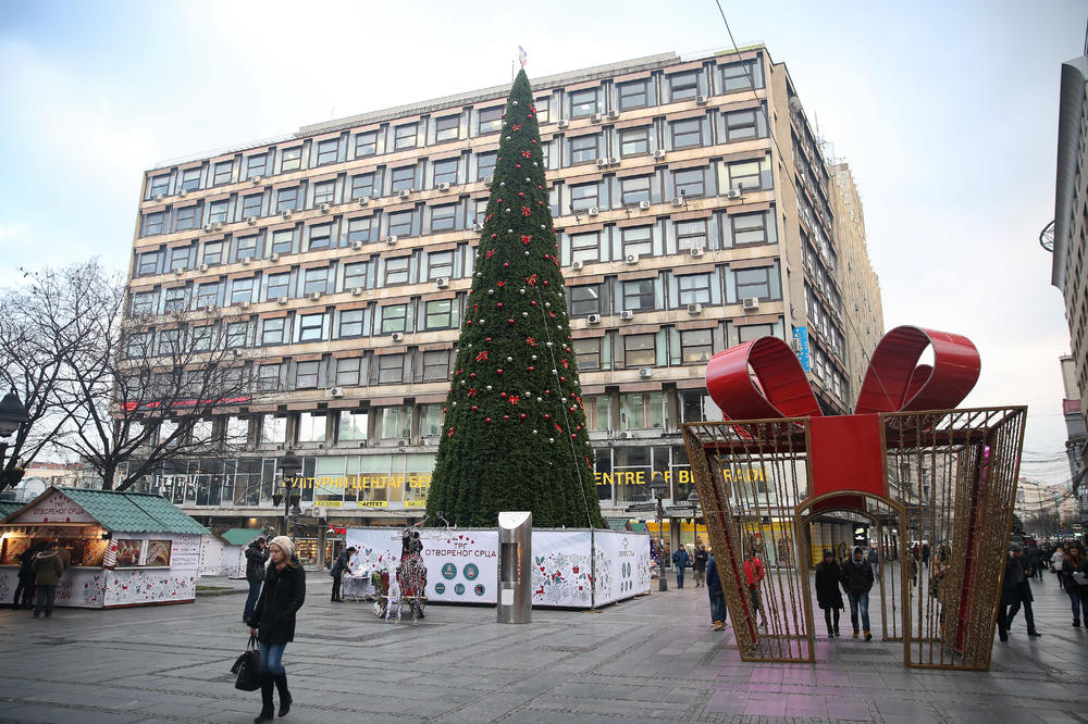 NE DAVIMO BEOGRAD: Ukloniti novogodišnju rasvetu