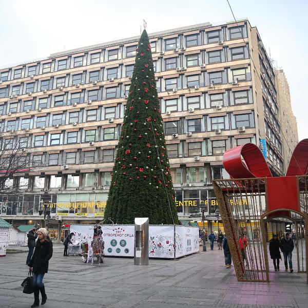 NE DAVIMO BEOGRAD: Ukloniti novogodišnju rasvetu