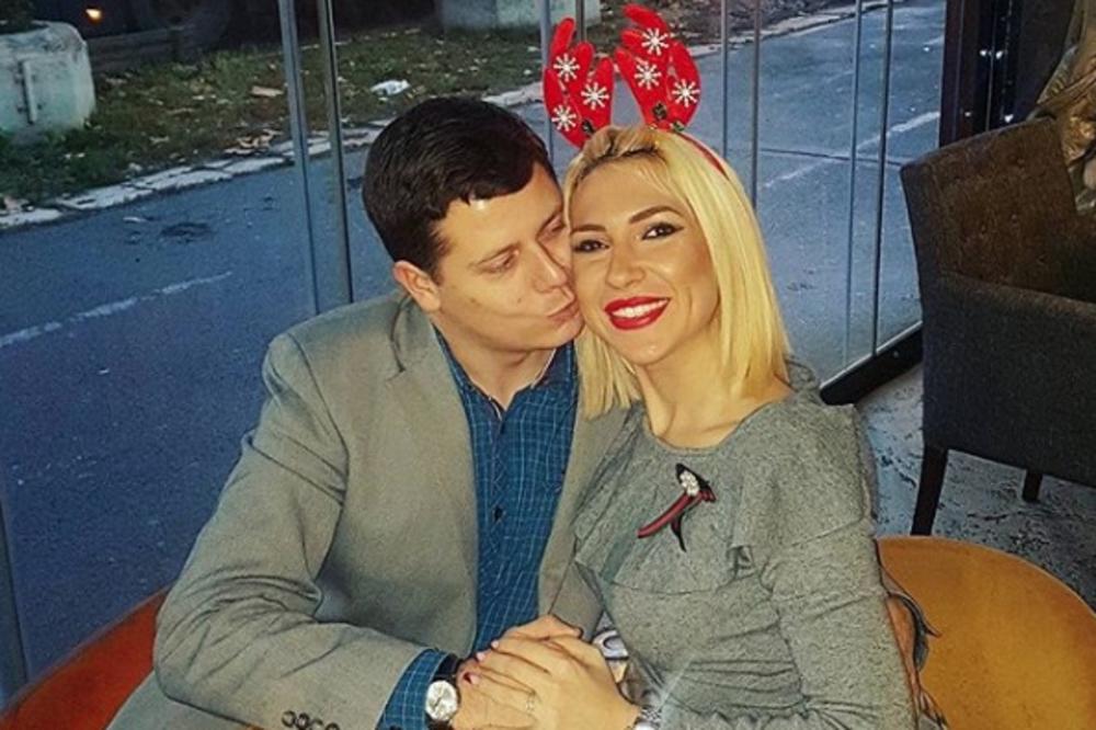 JOVANA JEREMIĆ PONOVO SA MUŽEM U DUETU: Uhvaćeni kako se VESELE i PEVAJU, emocija puca na sve strane (VIDEO)