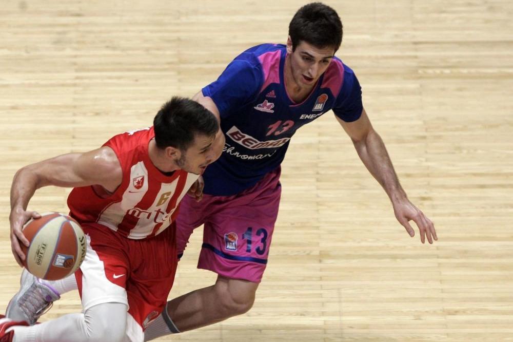 PO UGLEDU NA NBA LIGU: Košarkaši Mege izašli u NOVOGODIŠNJIM DRESOVIMA na meč sa Zvezdom! (FOTO) (VIDEO)