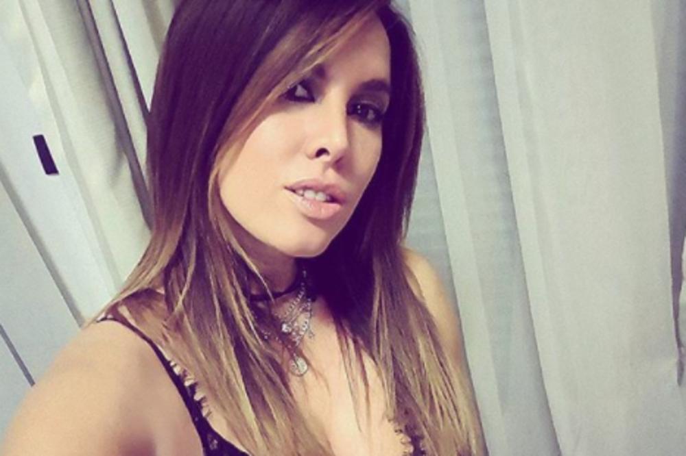 MALO JE GLUPO DA SEVA, ALI... Nives Celzijus čestitala Božić, ALI BOLJE DA NIJE! Zbog ovog detalja su svi osuli paljbu po njoj! (FOTO)