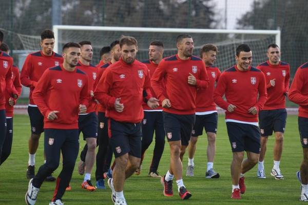 Bivši selektor Srbije ne odustaje ni u 71. godini! Preuzeo klub koji je nedavno izgubio 7:0! (FOTO)