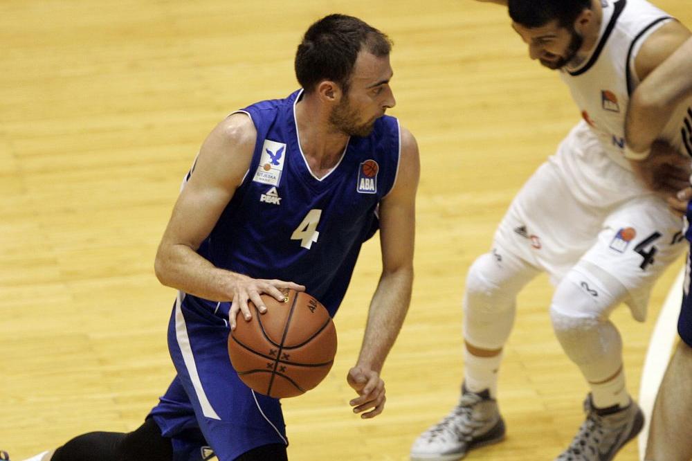 Klub iz ABA lige otpustio igrača zbog njegovog sukoba sa navijačima! (FOTO)