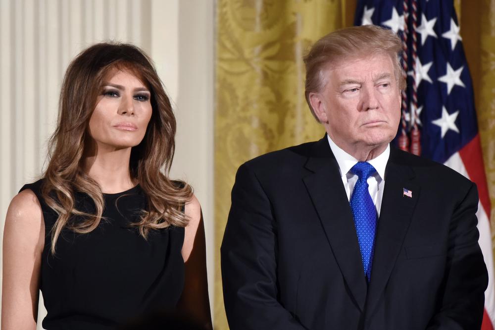 SKANDAL U BELOJ KUĆI: Trampova ljubavnica od početka uz porodicu, sada zauzima Melanijino mesto?! (FOTO)