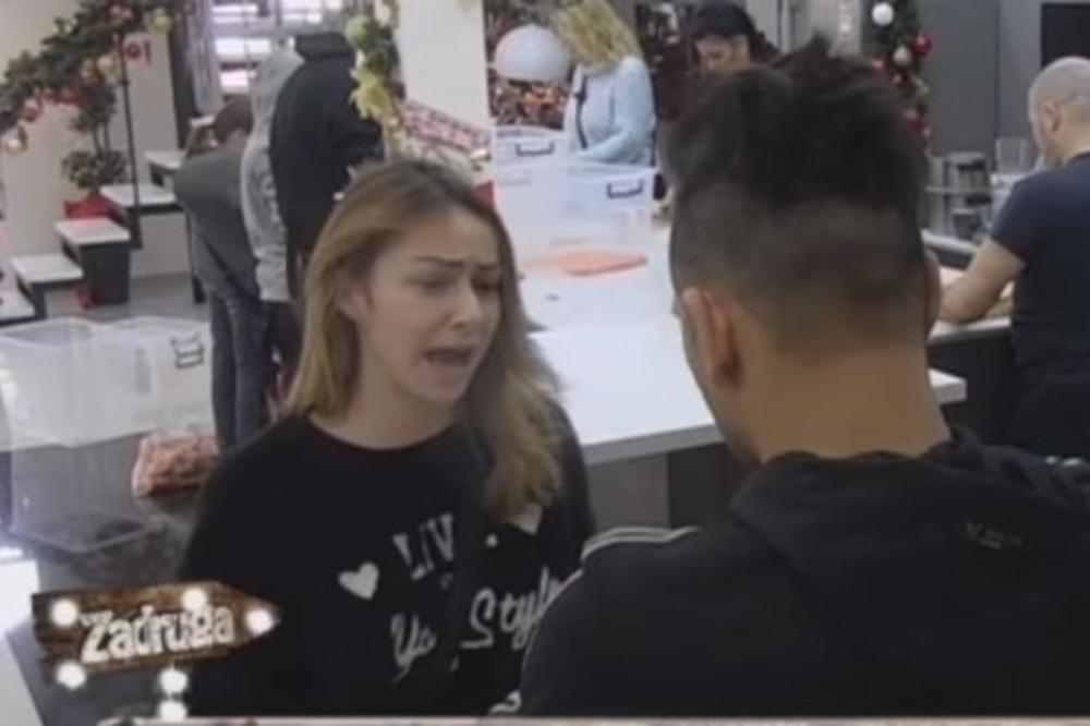 TUČA VERENIKA! Bora krenuo da BIJE SVOM SNAGOM Macu Diskreciju, zgrabio je za vrat i gađao, starleta neutešna! (VIDEO)