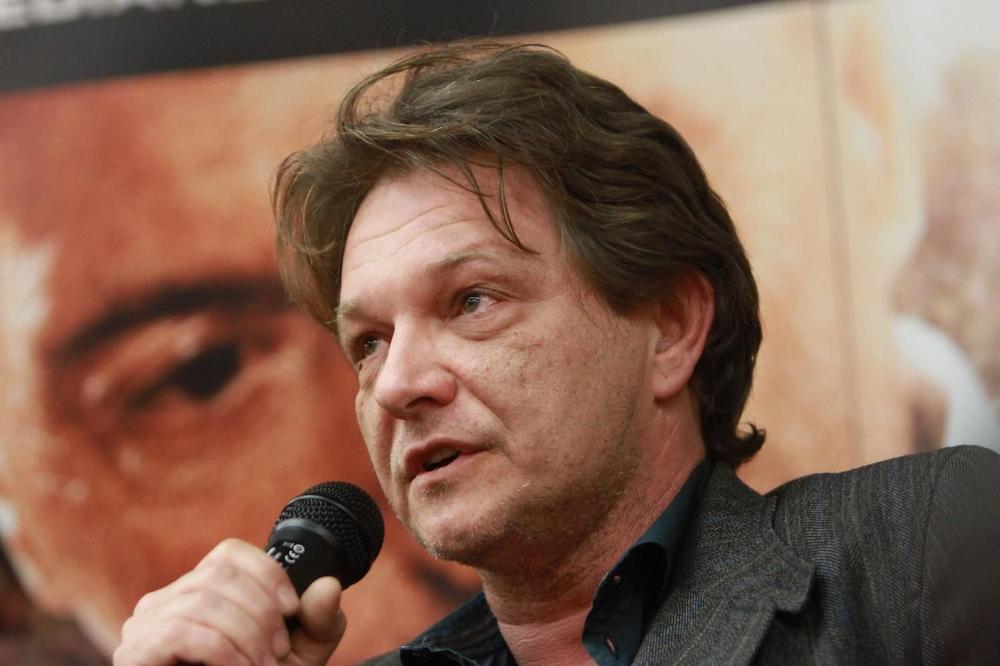 OVU TUČU DRAGANA BJELOGRLIĆA SMO SVI GLEDALI: Isto se desila u KAFANI! (VIDEO)