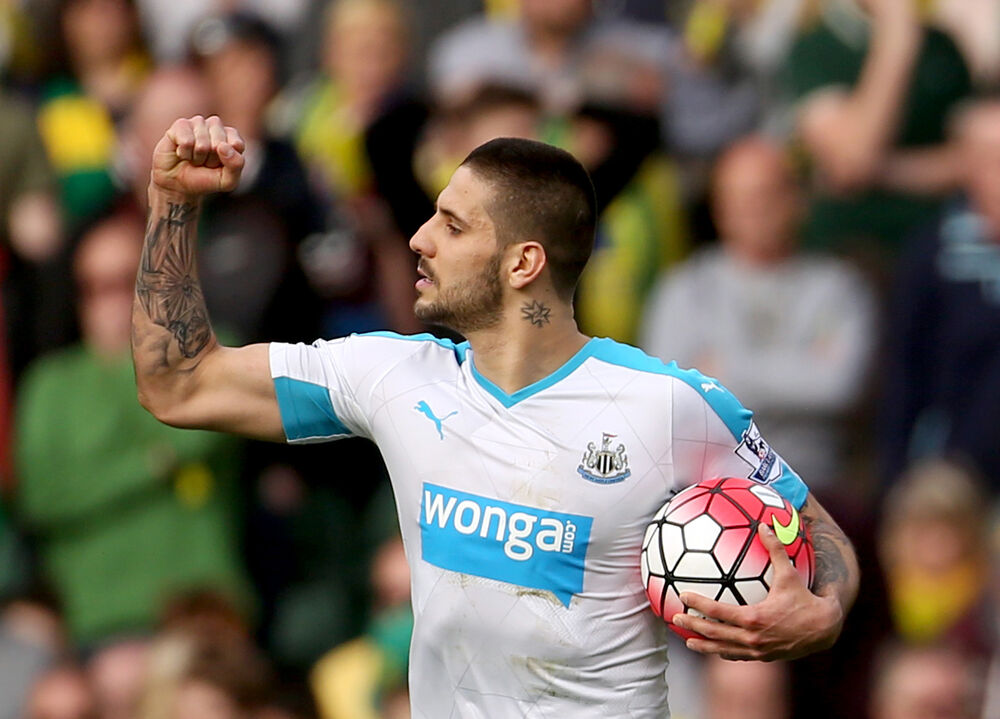 Aleksandar Mitrović slavi gol