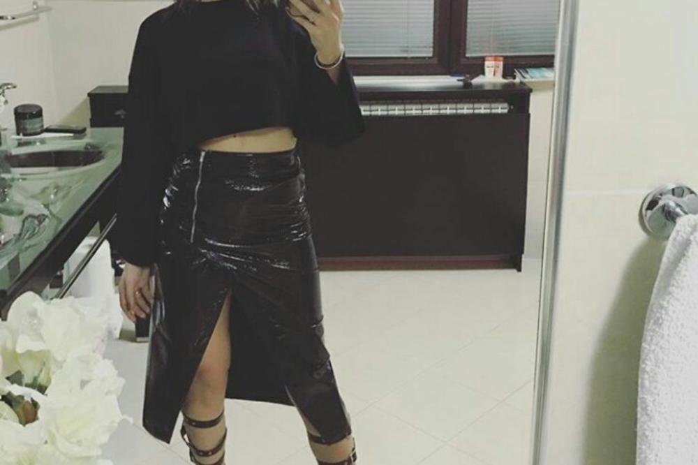 PRELEPA SRPSKA PEVAČICA OPERISALA RAK: Još je malaksala posle operacije, ali je izustila OVO!