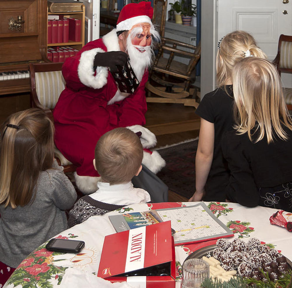 Deda Mraz u Švedskoj