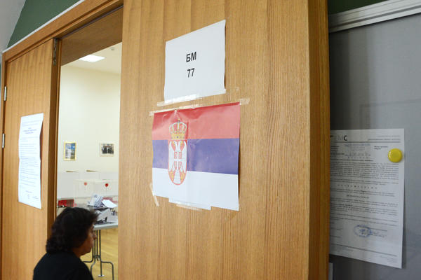 SRPSKA "DECA" GLASALA TEK SA 30 GODINA, PENZIONERI NISU MOGLI BITI POSLANICI: Ovo su sve srpske izborne krađe, podvale i zanimljivosti